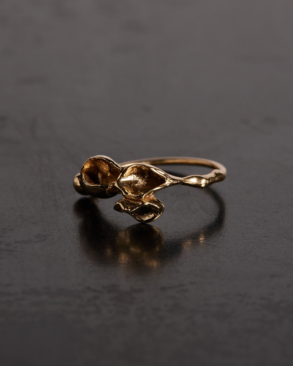 Petite Oriel II Ring