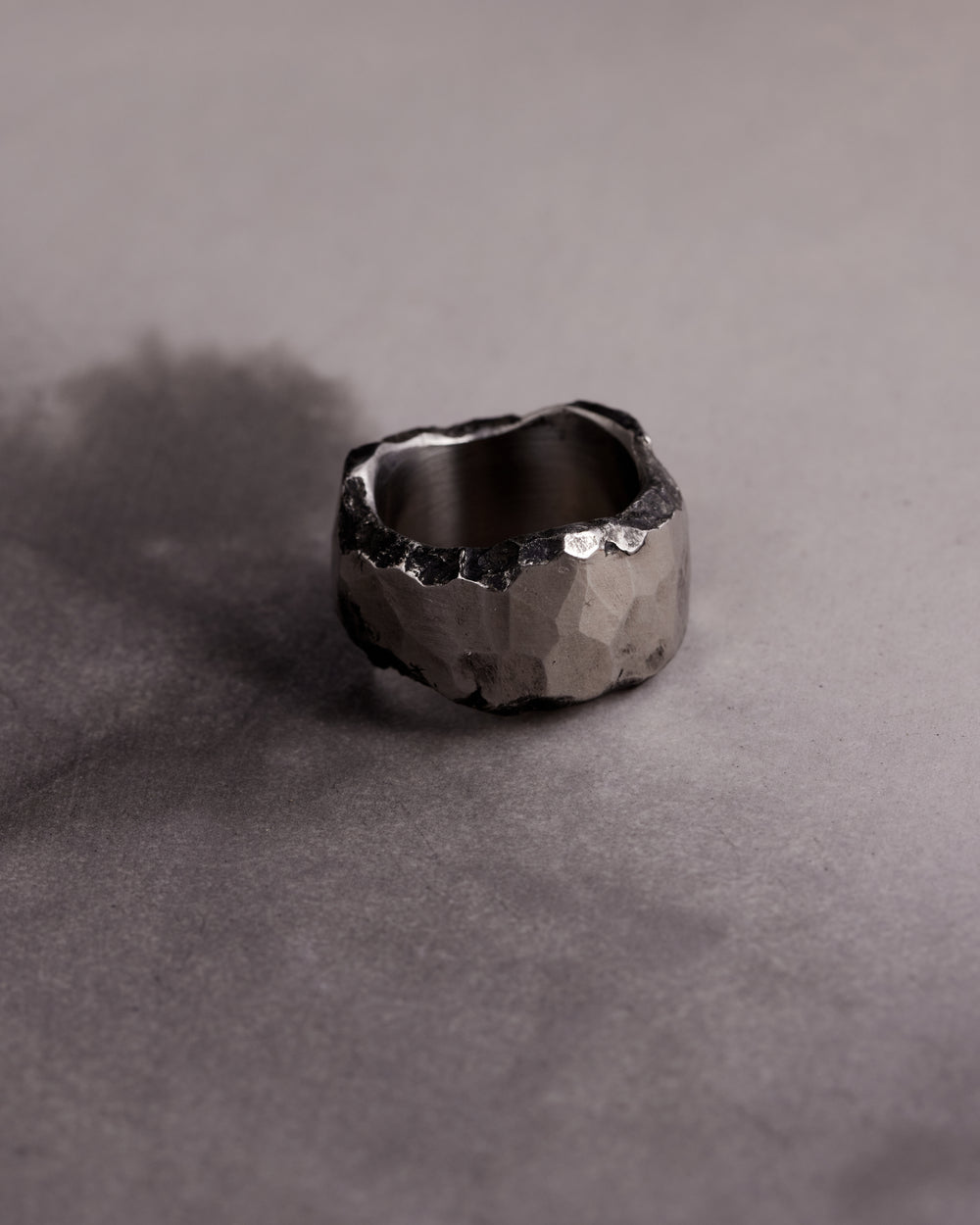 Hammered Decayed I Ring