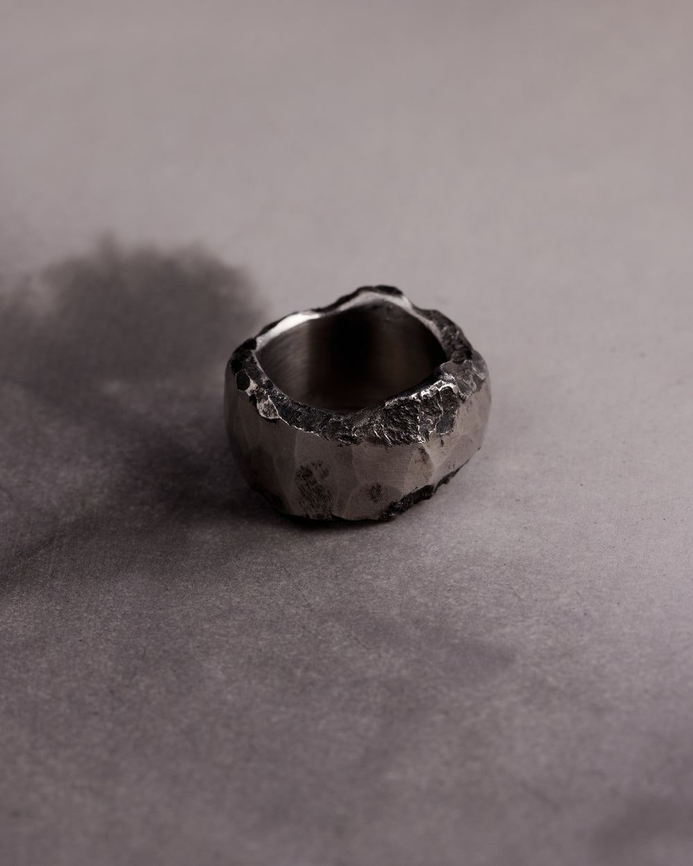 Hammered Decayed I Ring