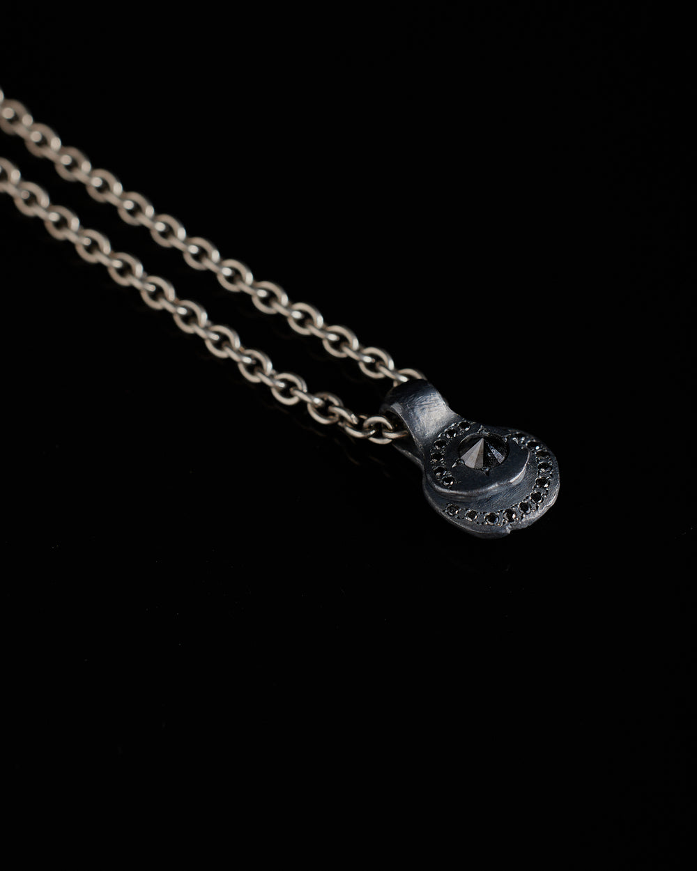 Dark Vesta Necklace