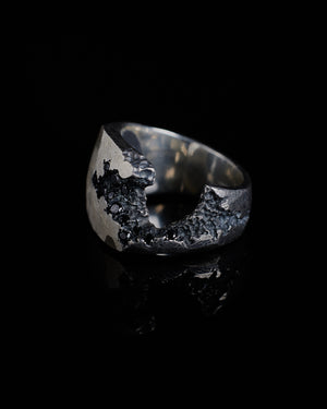 Side Crack Stones Ring