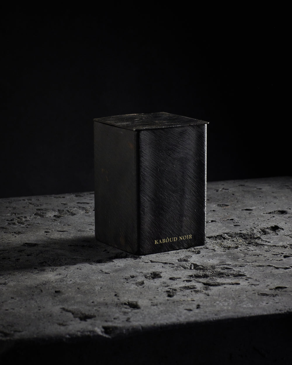 Vertical Candle Kabôud Noir