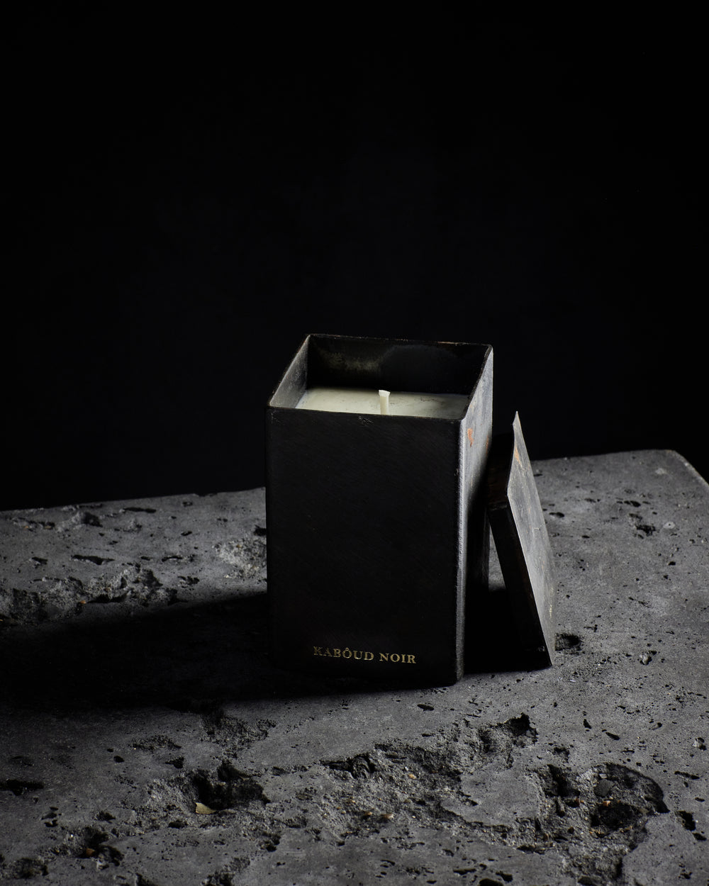 Vertical Candle Kabôud Noir