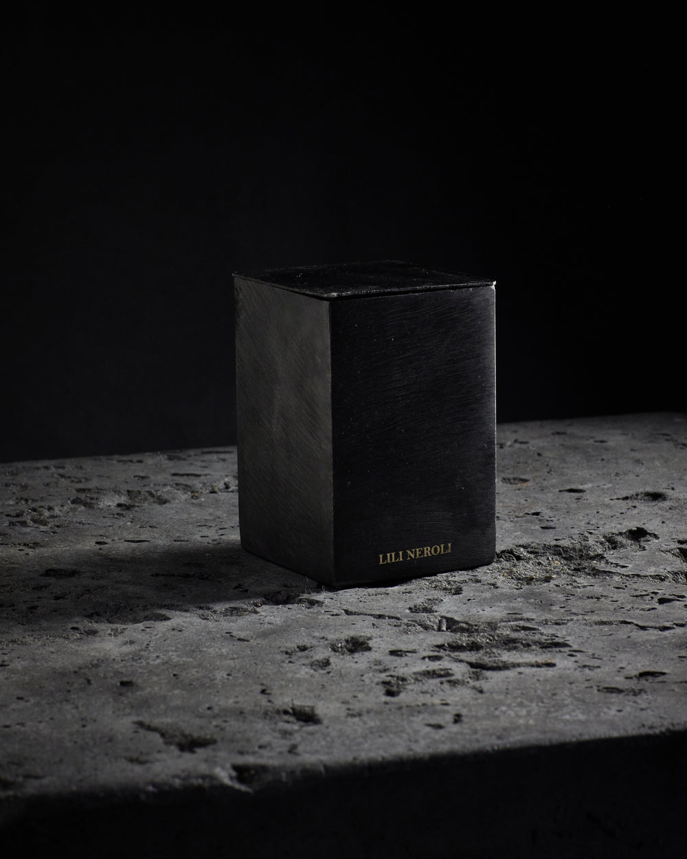 Vertical Candle Lili Neroli